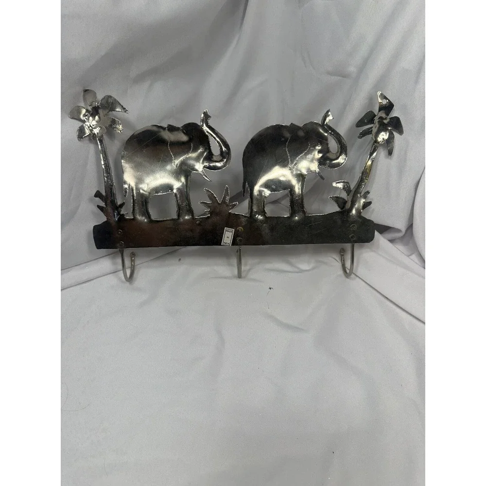 N/A vintage good elephants